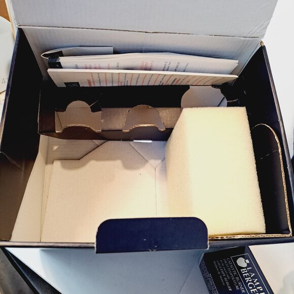 LAMPE BERGER Swirl Ribbed Clear Glass Fragrance Lamp w/Wick Cap & Crown in box - Picture 3 of 11